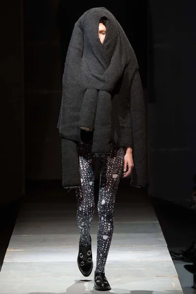 Look 4
